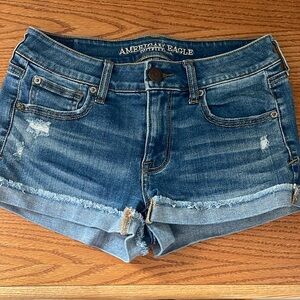 00’s American Eagle super stretch denim shorts